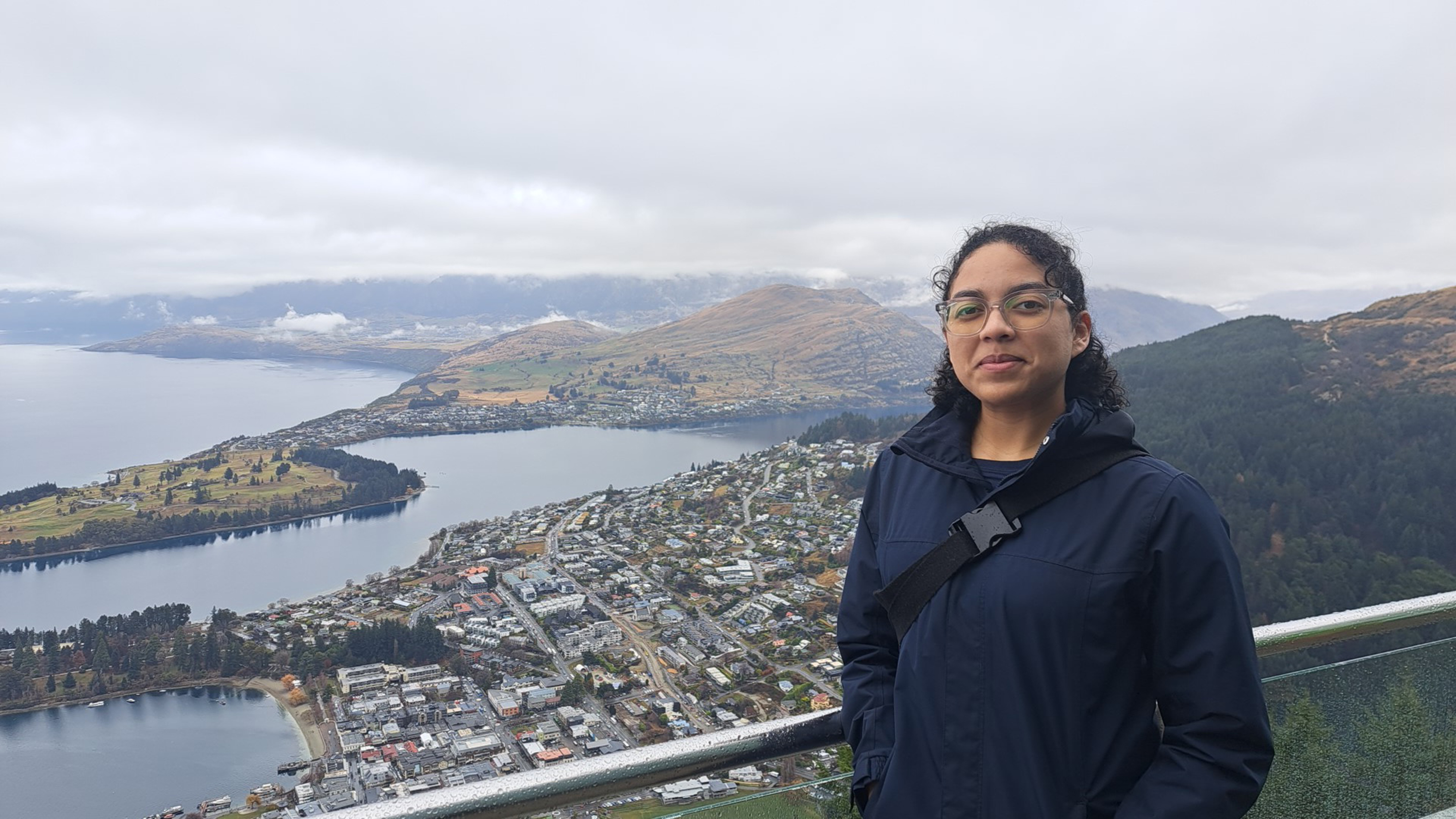 Kaiya in front of Lake Wakatipu, New Zealand