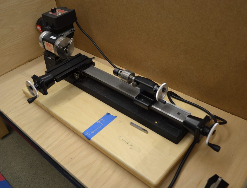 Mini manual lathe