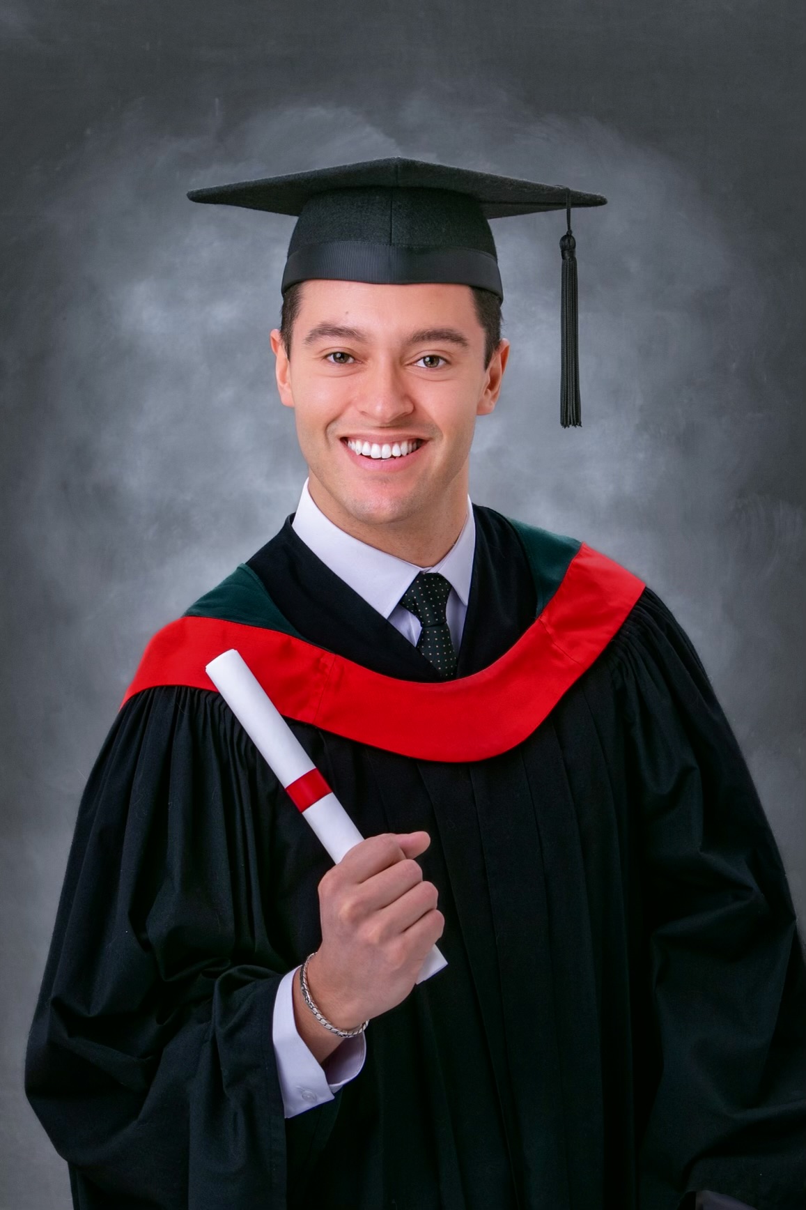 feature_100thgrad_emiliofilomeno.jpg
